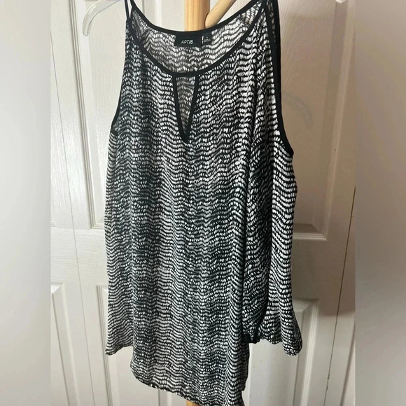 Apt 9 Shoulder Blouse Size Large - Picture 3 of 6